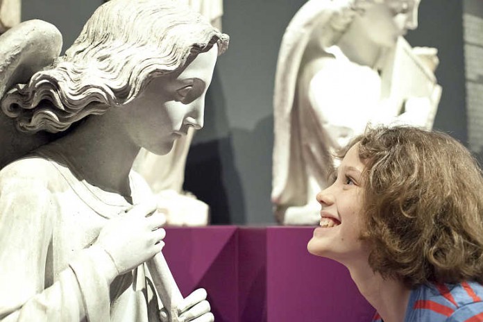 Kinder in der Ausstellung